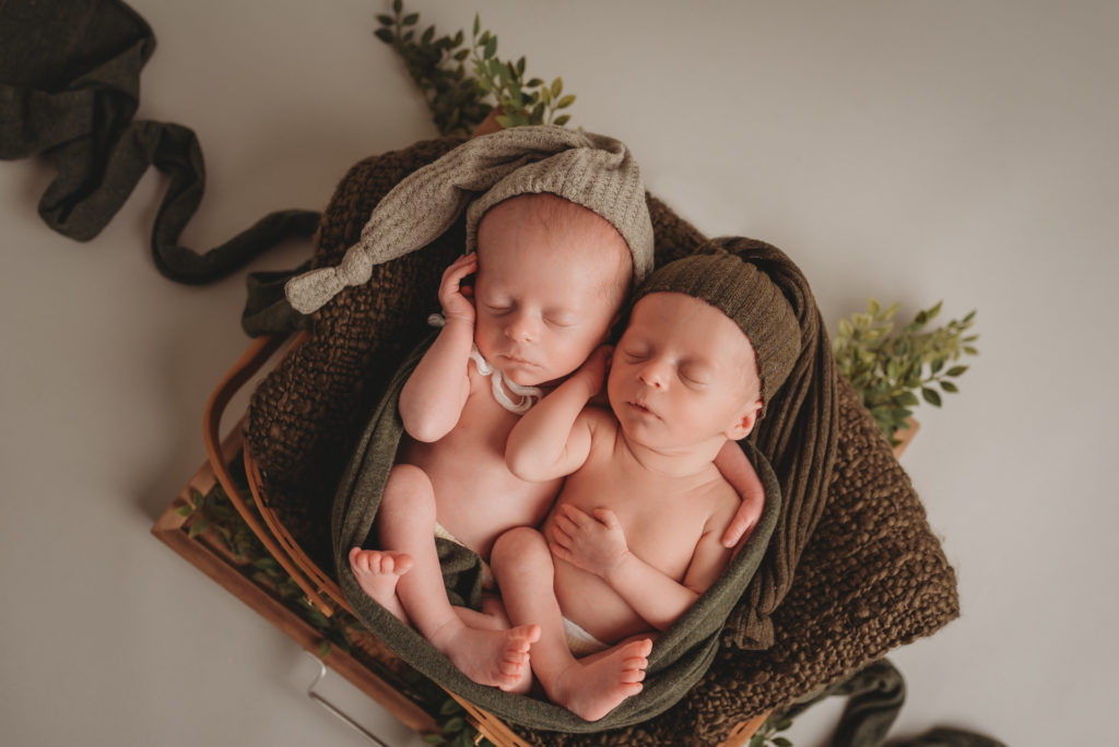 Newborn twin photographer Atlanta